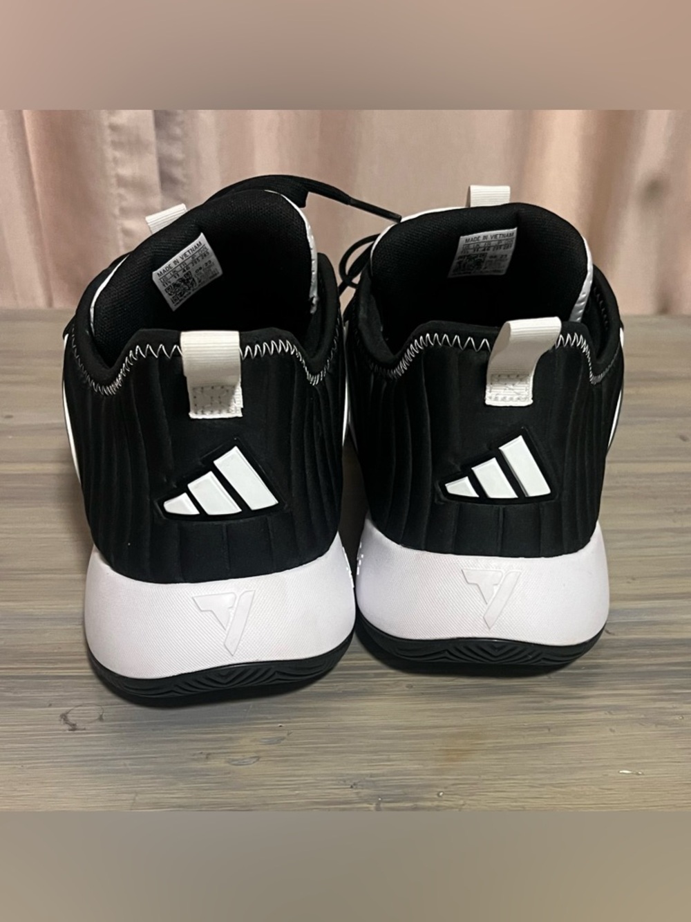 Black and White Men's Adidas Trae Young Basketball shoes - Picture 3 of 6